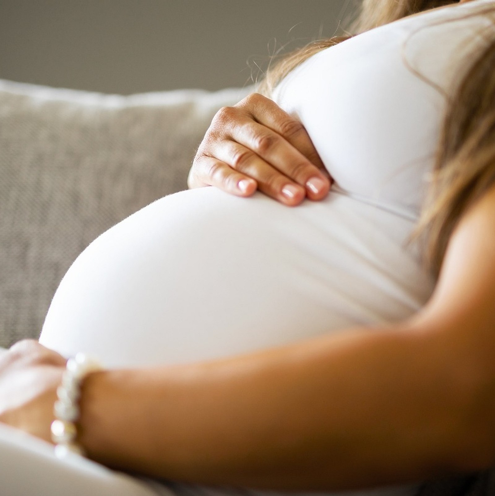 Wie fühlen sich die Unterleibsschmerzen in der Frühschwangerschaft an?