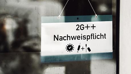 2g++ - Hier gelten die strengsten Regeln Deutschlands - Foto: IMAGO / Bihlmayerfotografie