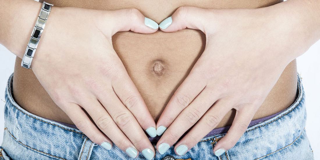 Sie haben Bauchbeschwerden? In unserer Bildergalerie finden Sie Lebensmittel, die helfen können Viele Lebensmittel helfen bei Bauchbeschwerden