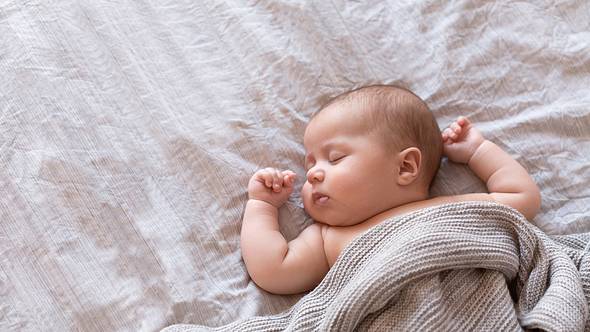 Schlafendes Baby - Foto: iStock/Amax Photo
