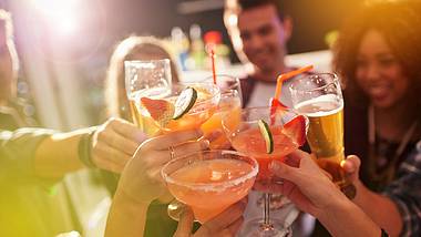 Alkohol gesund - Foto: Peopleimages/iStock