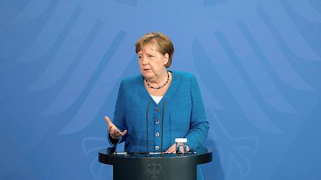 Angela Merkel spricht - Foto: IMAGO/IPON