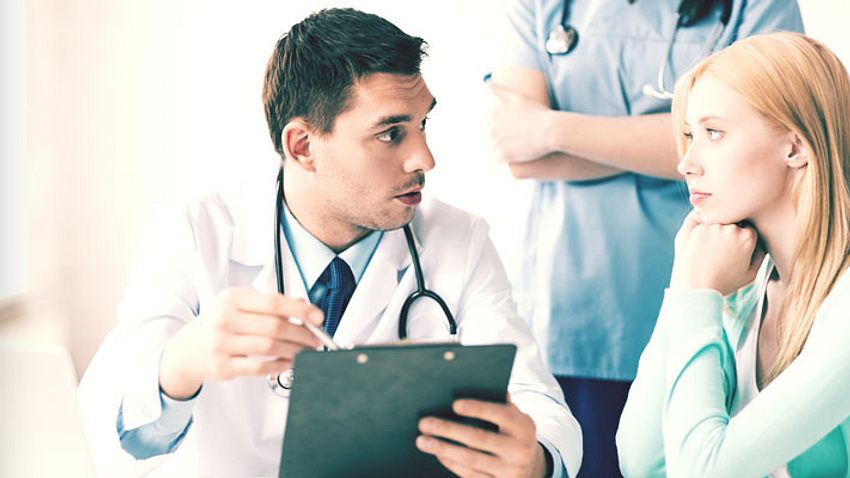 Viele Menschen gehen immer zum gleichen Arzt - Foto: Shutterstock