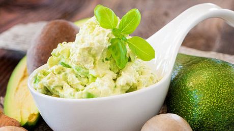 Avocado hilft bei Rosazea - Foto: Fotolia