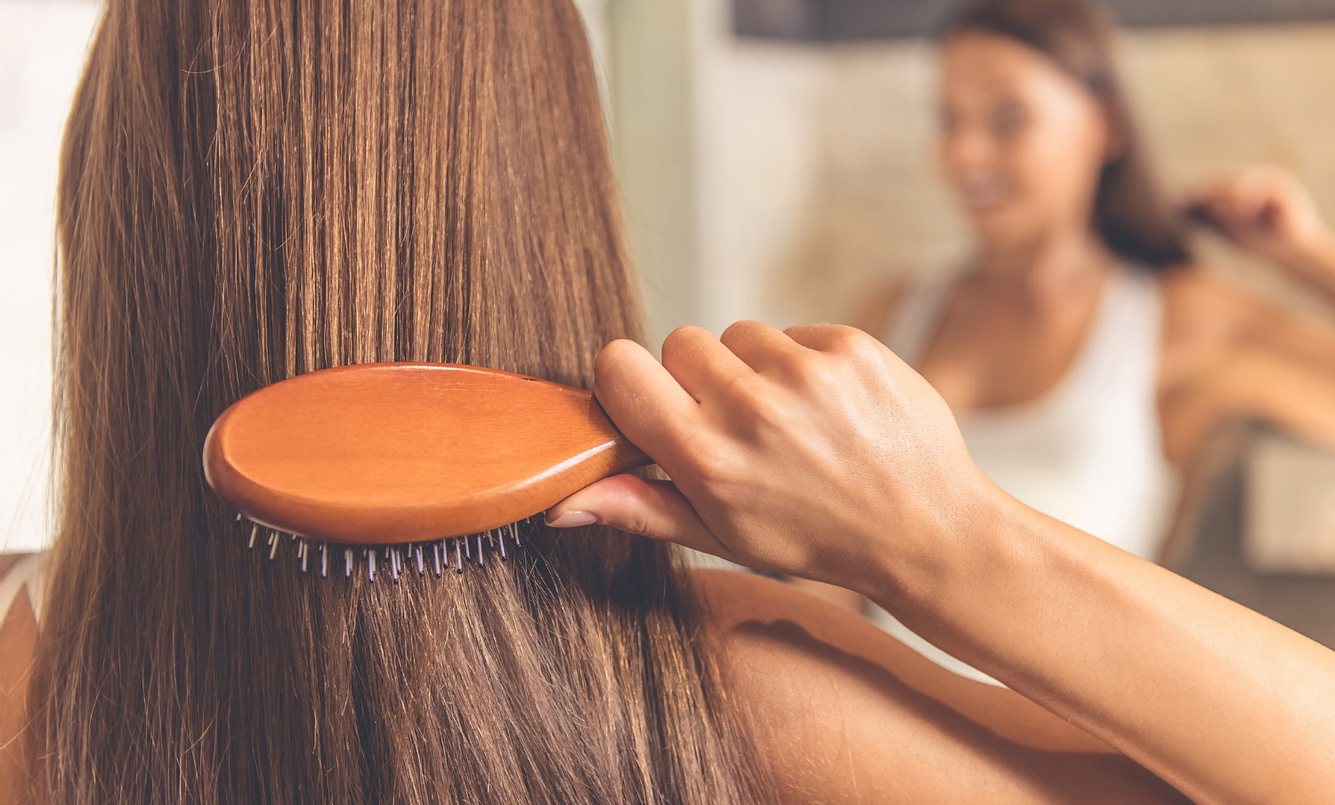 Was hilft gegen Haarausfall? Schulmedizin vs. Naturheilkunde