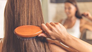 Was hilft gegen Haarausfall? Schulmedizin vs. Naturheilkunde - Foto: vadimguzhva/iStock