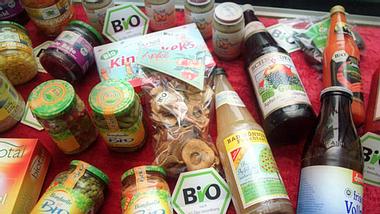 Bio-Gütesiegel auf Lebensmitteln - Foto: Imago