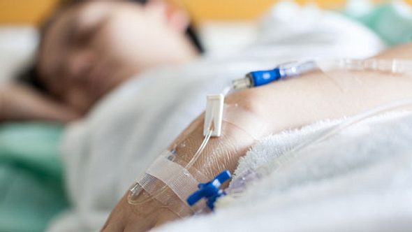 Mit Blutvergiftung im Krankenhaus - Foto: Shutterstock