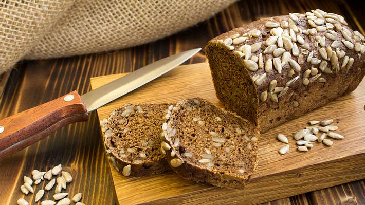 Aufgeschnittenes Brot, welches richtig gelagert werden muss - Foto: iStock/Qwart