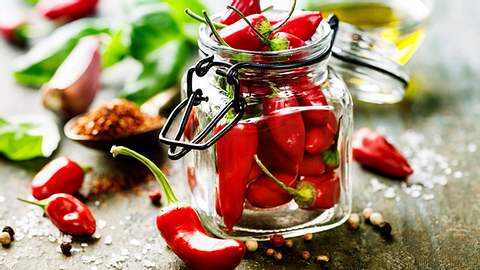 Chili lindert Arthrose-Schmerzen - Foto: istock