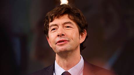 Christian Drosten schaut in die Kamera - Foto: IMAGO/Future Image