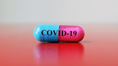 Antivirale Kapsel zur Behandlung von Covid-19 - Foto: iStock / sittithat tangwitthayaphum