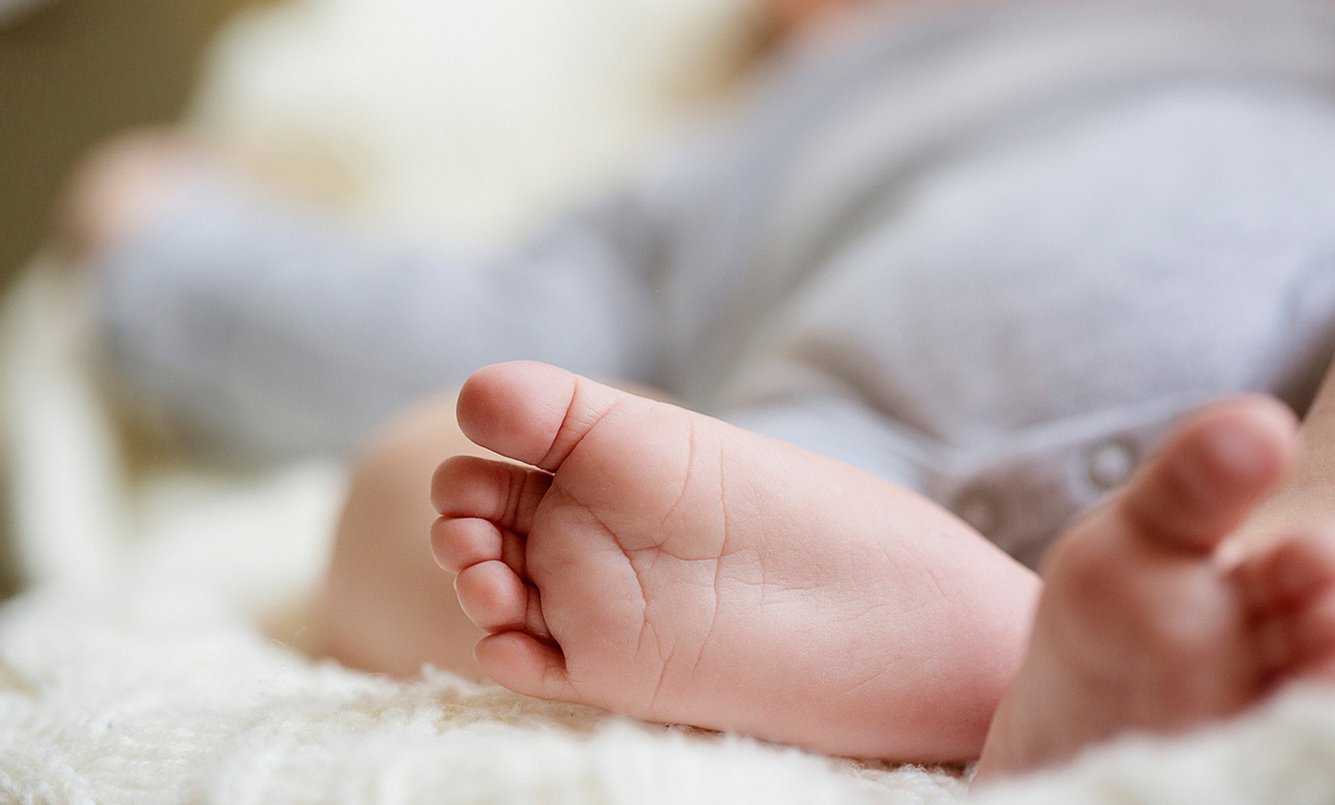 Baby mit Darmverschluss