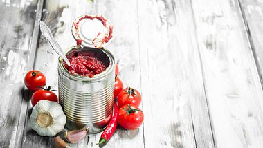 Tomaten Konservendose - Foto: istock/olesia_shadrina