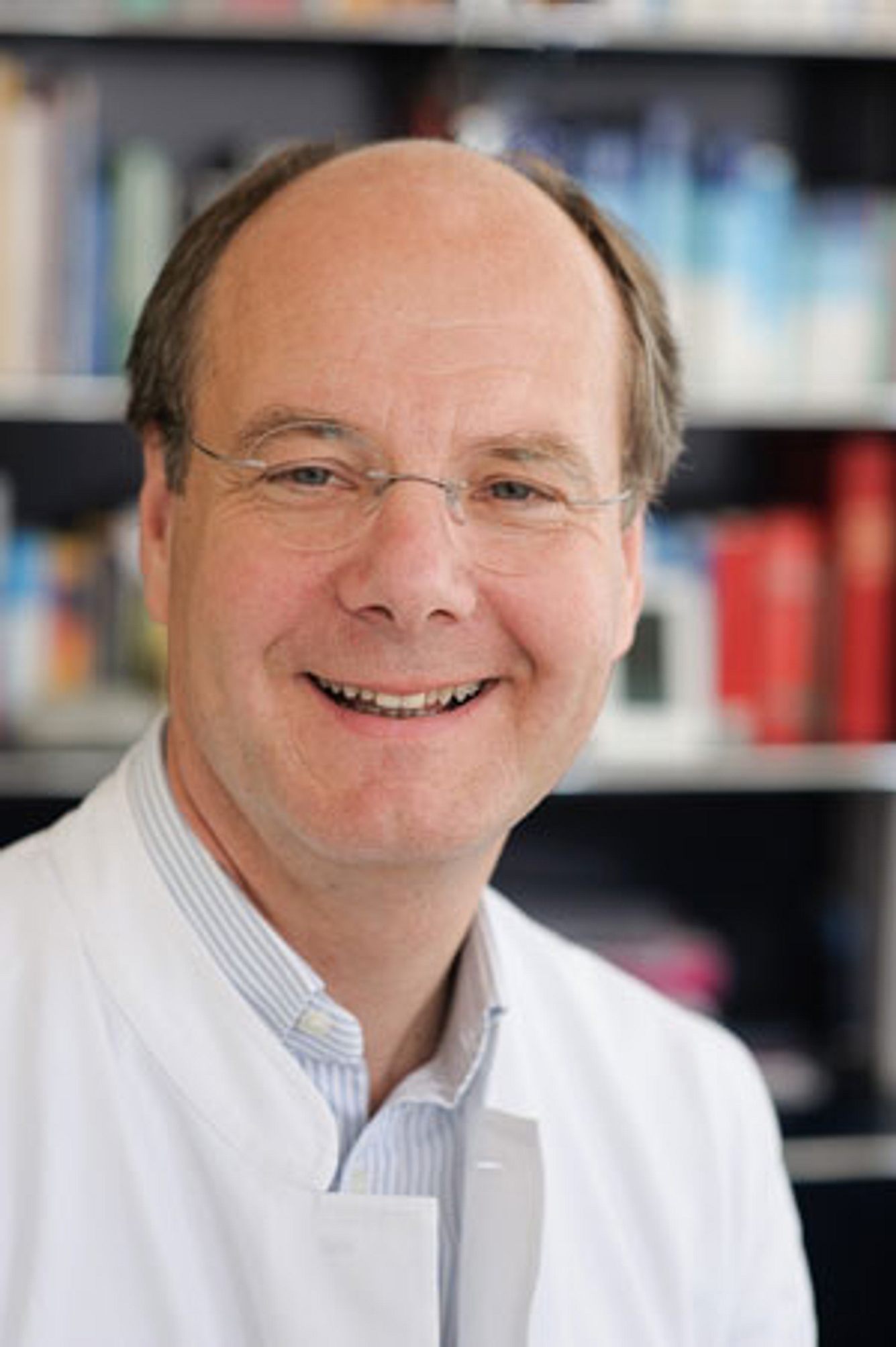 Neurologe Dr. Hans-Georg Bredow im Interview zu Demenz und Alzheimer