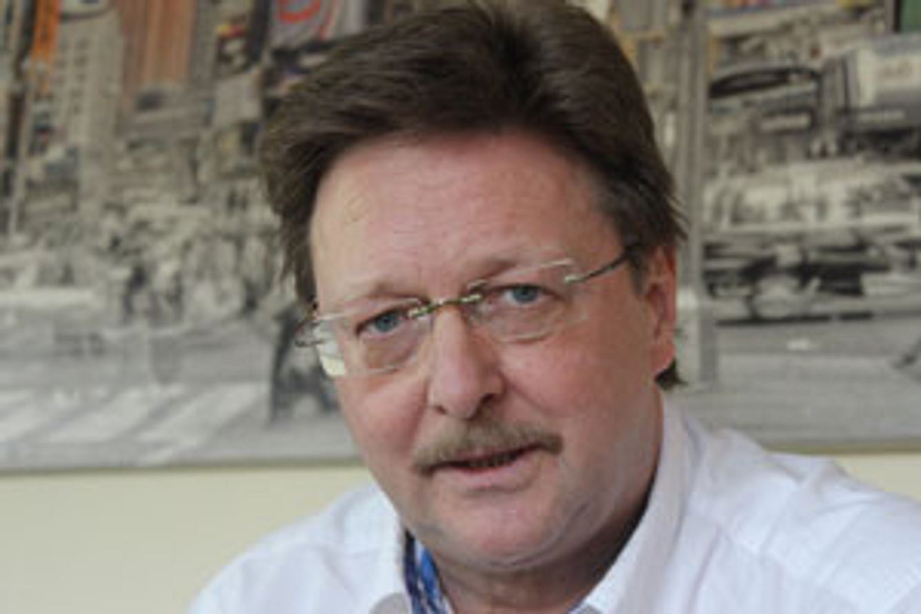 Dr. Morgenstern beschäftigt sich mit der Atlas-Therapie