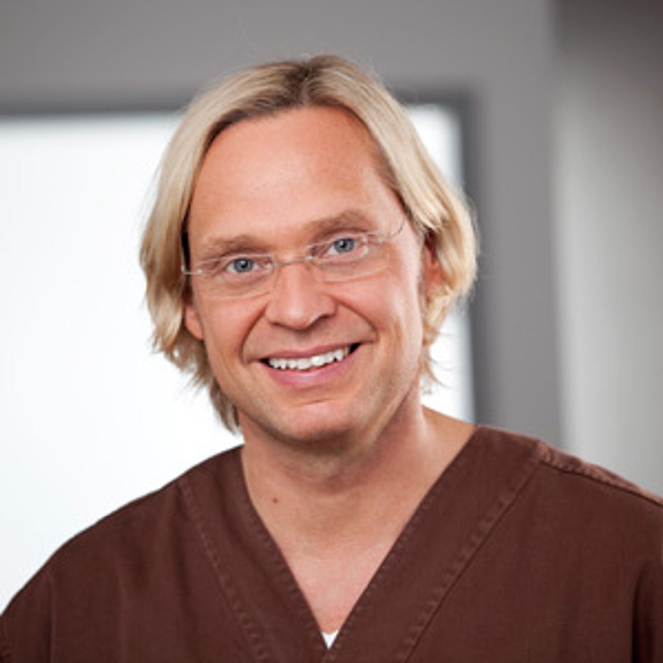 Dr. Jochen H. Schmidt, leitender Zahnarzt des Kölner Carree Dental