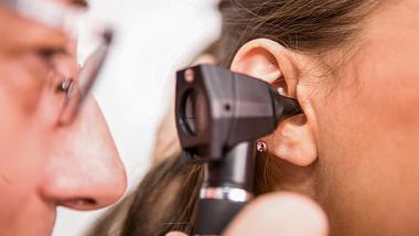 Durchblutungsstörungen im Ohr erkennen und behandeln - Foto: webphotographeer