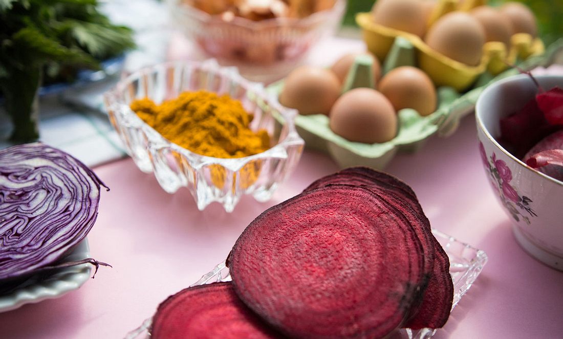 eier-natuerlich-faerben Eier natürlich färben mit Rote Bete und Kurkuma