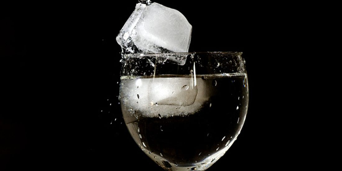 Eiswasser trinken hilft gegen Schluckauf