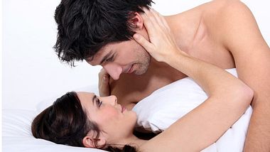 Paar im Bett - Foto: Fotolia