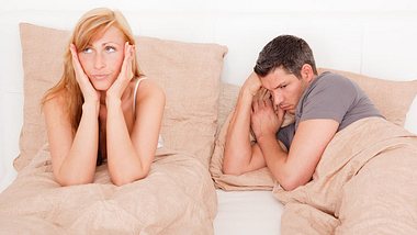 Wenn ein Mann unter Erektionsproblemen leidet, sollte seine Partnerin verständnisvoll reagieren - Foto: Fotolia