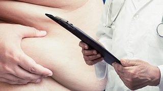 Fettleibiger mit Arzt - Foto: istock