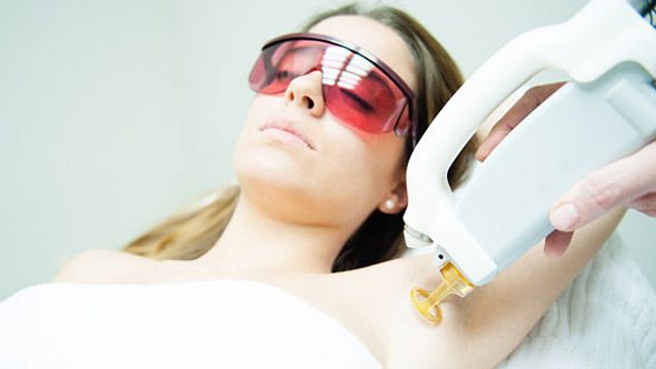 Warzen behandeln: Diese Therapien gegen Fibrome & Co. sollten Sie kennen