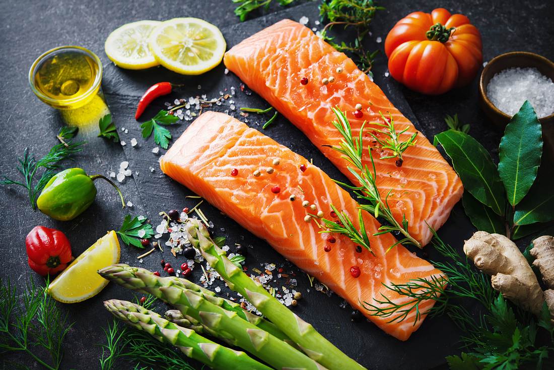 Omega-3-Fettsäuren in Lachs und Thunfisch zögern Zellzerstörung hinaus