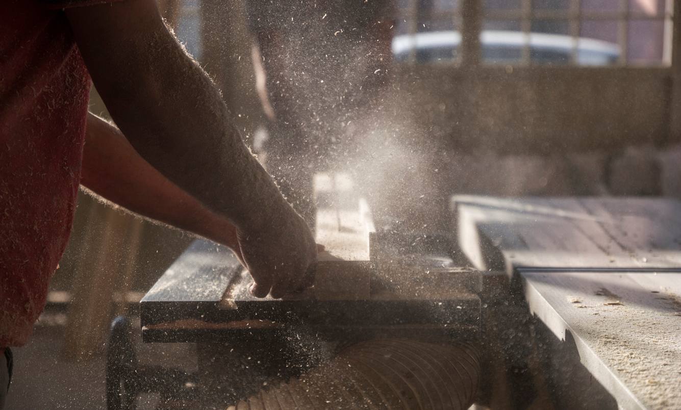 Tischler und Schreiner gelten als Risikogruppe, wegen ihrer Arbeit mit Holzstaub