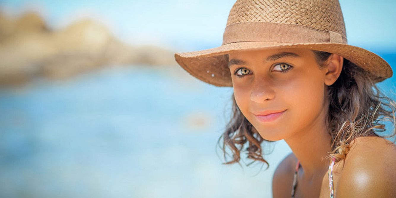 Frau mit Sommerteint