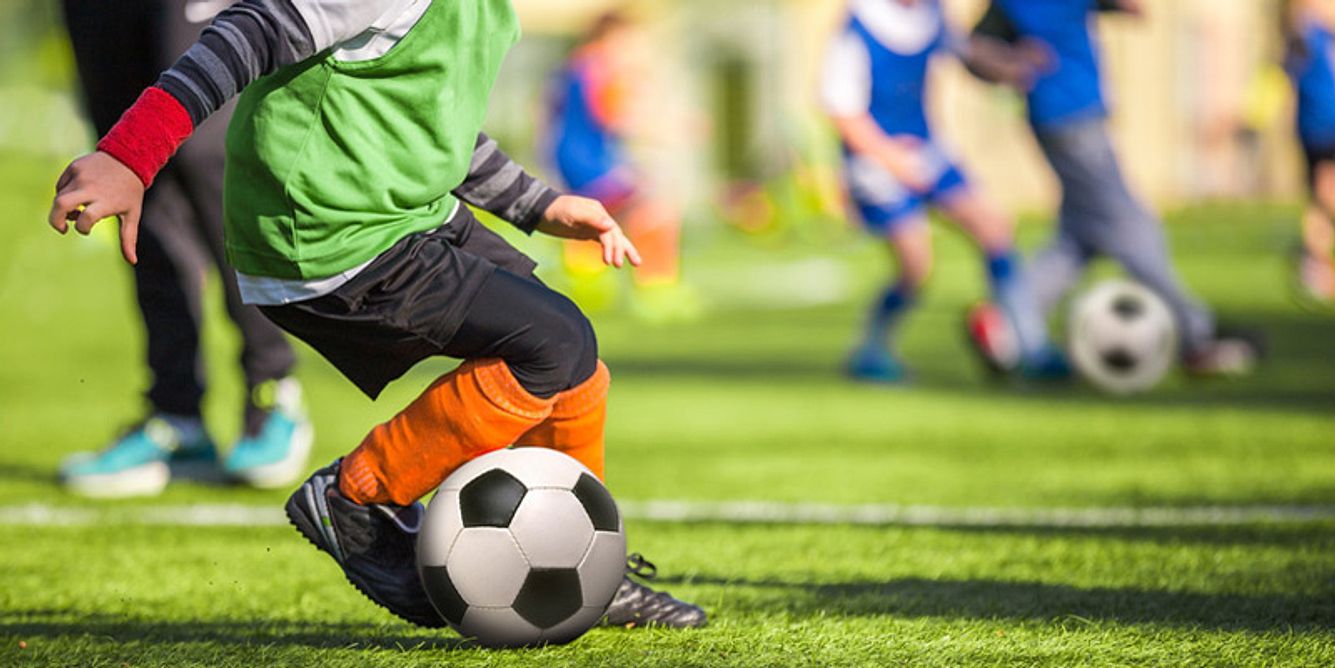 Fußball spielen