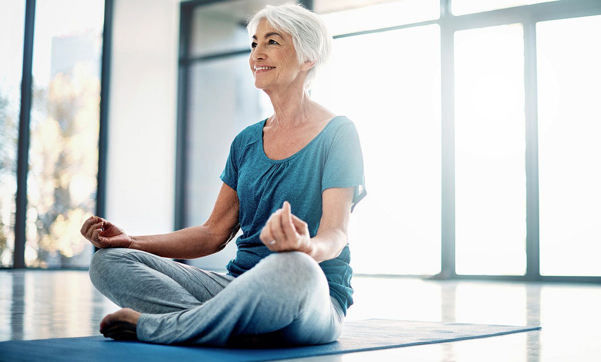 Gelenkschmerzen vorbeugen mit Yoga