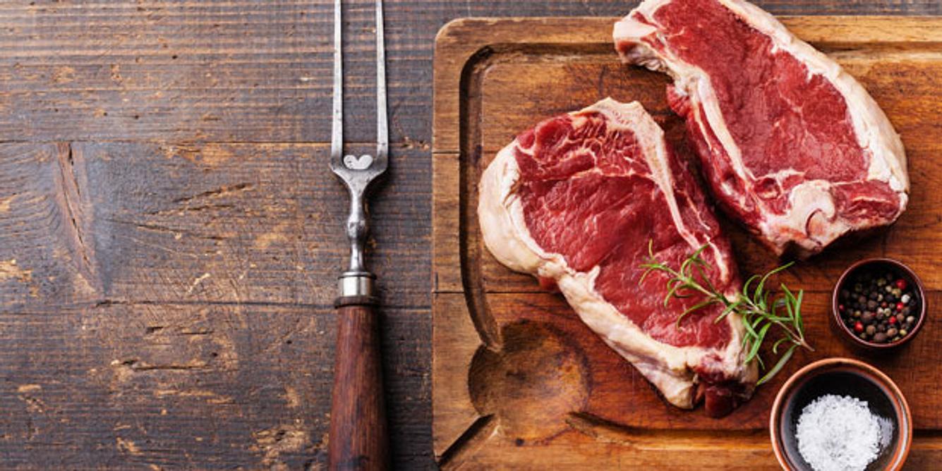 Praxisvita verrät Ihnen, wie Sie gutes und frisches Fleisch richtig erkennen