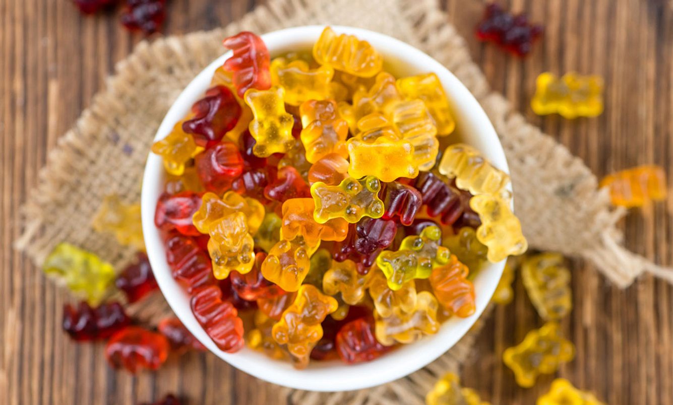 Schale mit Gummibärchen
