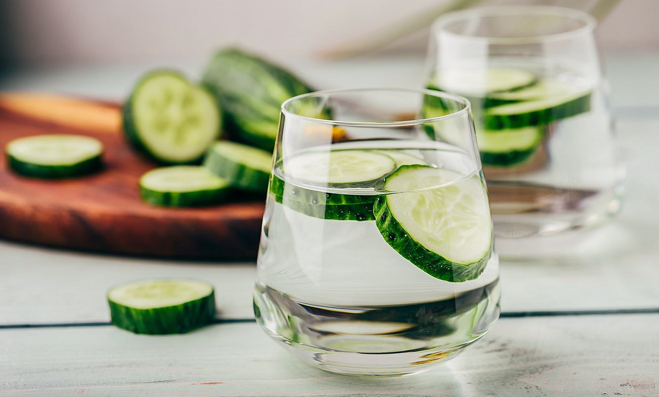 Ein Glas Gurkenwasser