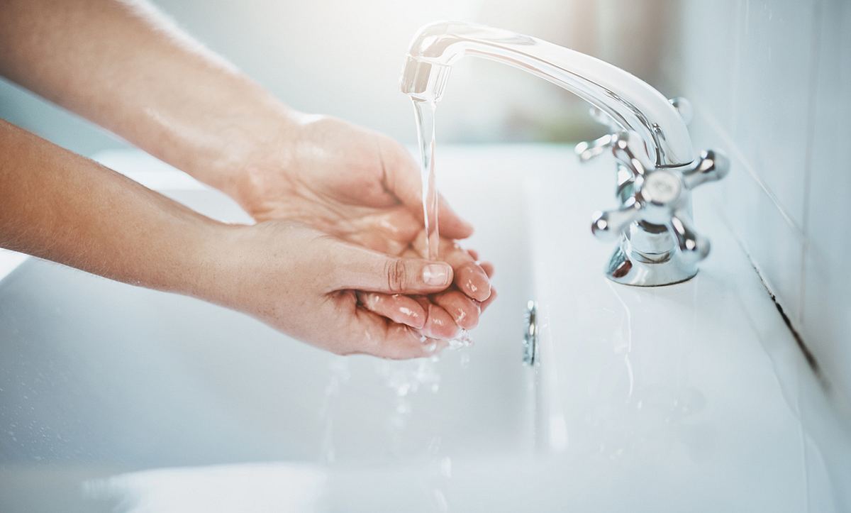 Mit Hände waschen Fieber vorbeugen
