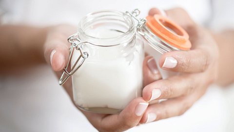 Handcreme selber machen - Foto: istock/simarik