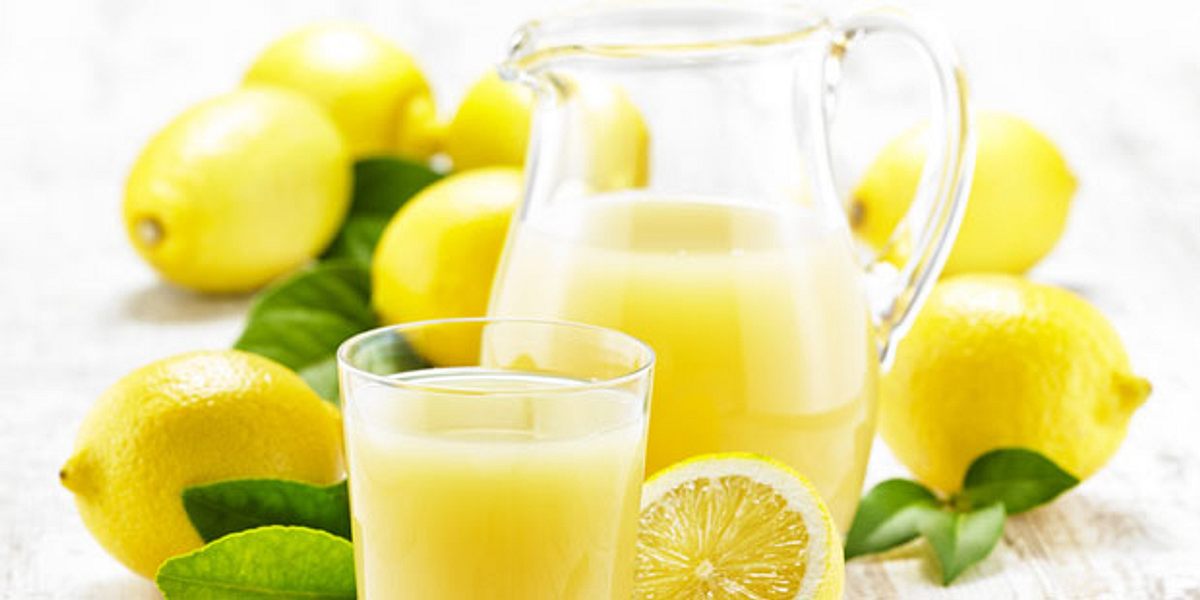 Zitronensaft unterstützt das Heilfasten