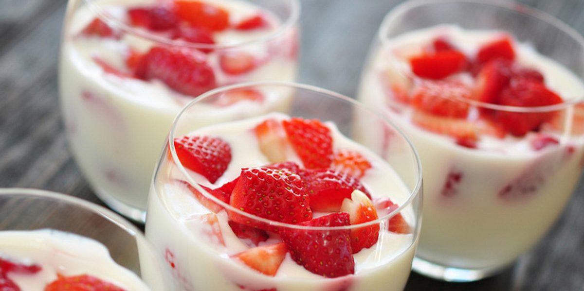 Joghurt mit Früchten schützt vor allem Frauen-Herzen