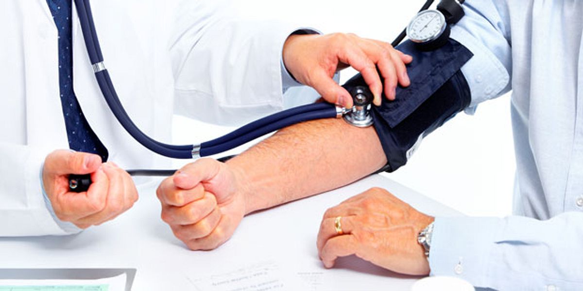 Bei Erektionsproblemen Blutdruck messen