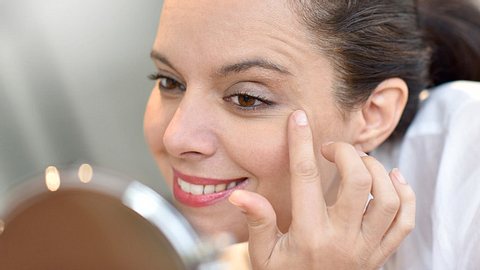Frau mit Falten - Foto: Fotolia