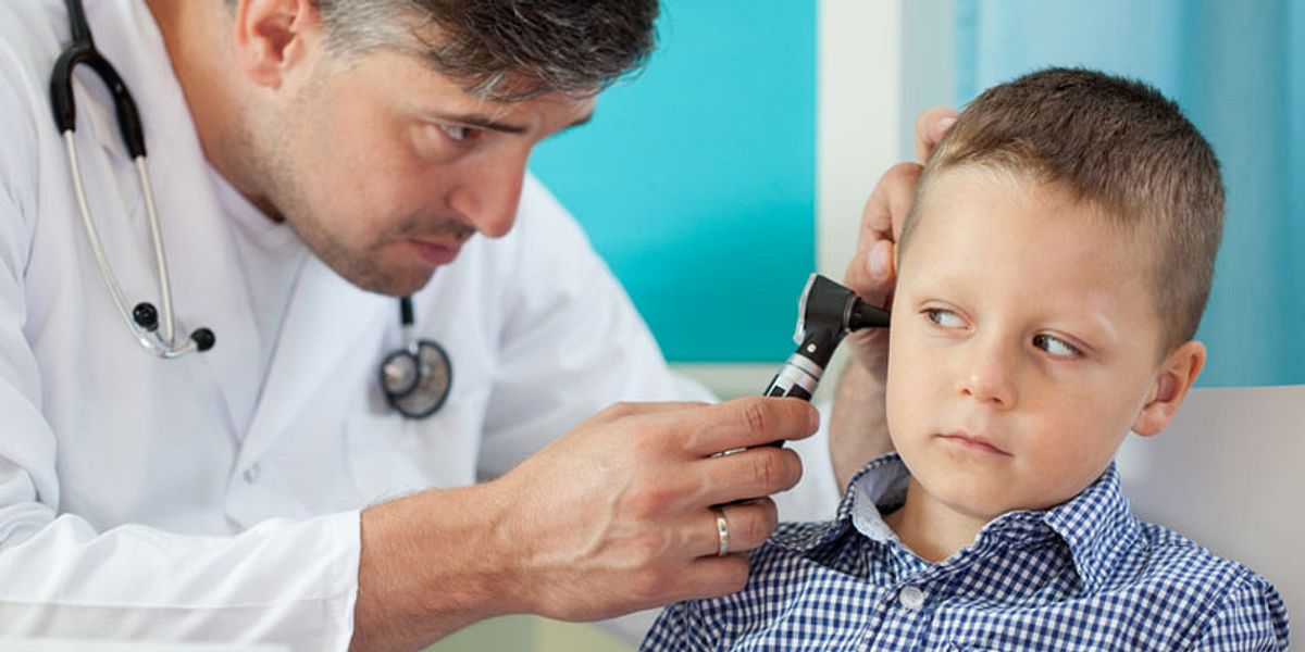 Insekt im Ohr | Entzündeter Insektenstich? Wann Insekten gefährlich ...