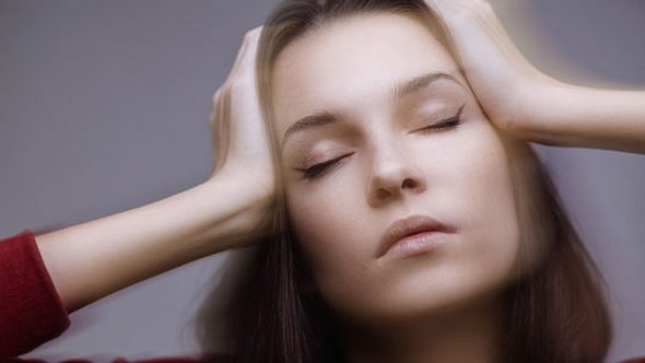 Kalte Füße und Schwindel können auf einen niedrigen Blutdruck hinweisen - Foto: shutterstock