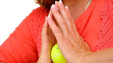 Um bei Kälte die Durchblutung der Hände zu steigern, hilft Fingergymnastik - Foto: Fotolia