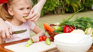 Essstörungen bei Kindern – ist Mamas Diät Schuld? - Foto: Shutterstock