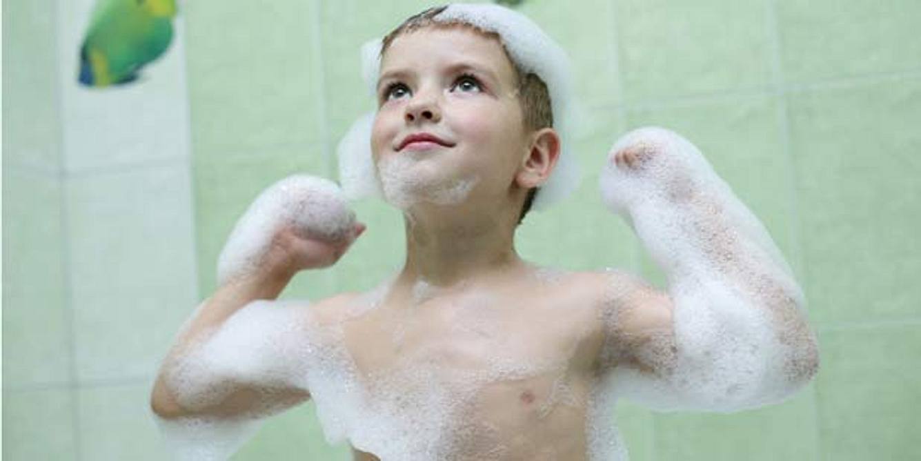 Pityriasis versicolor bei Kindern Behandlung mit antimykotischem Shampoo