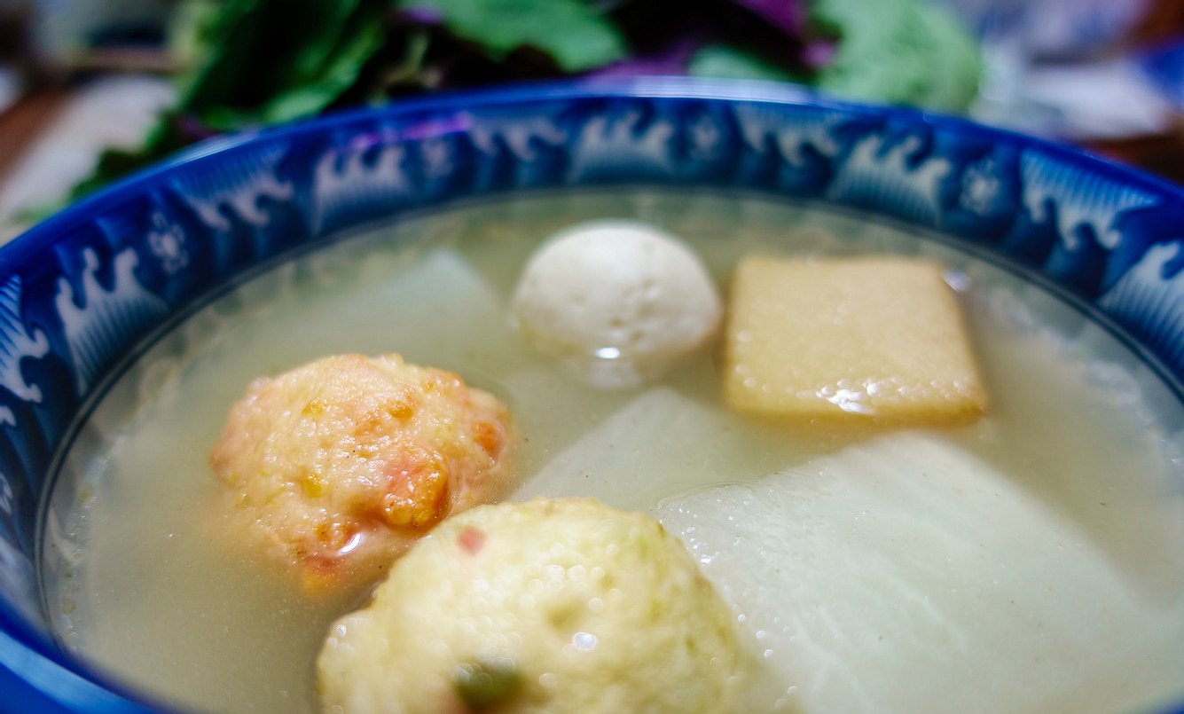 Suppe mit Konjak-Nudeln