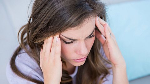 Hausmittel gegen Kopfschmerzen – das sind die besten - Foto: iStock/Wavebreakmedia