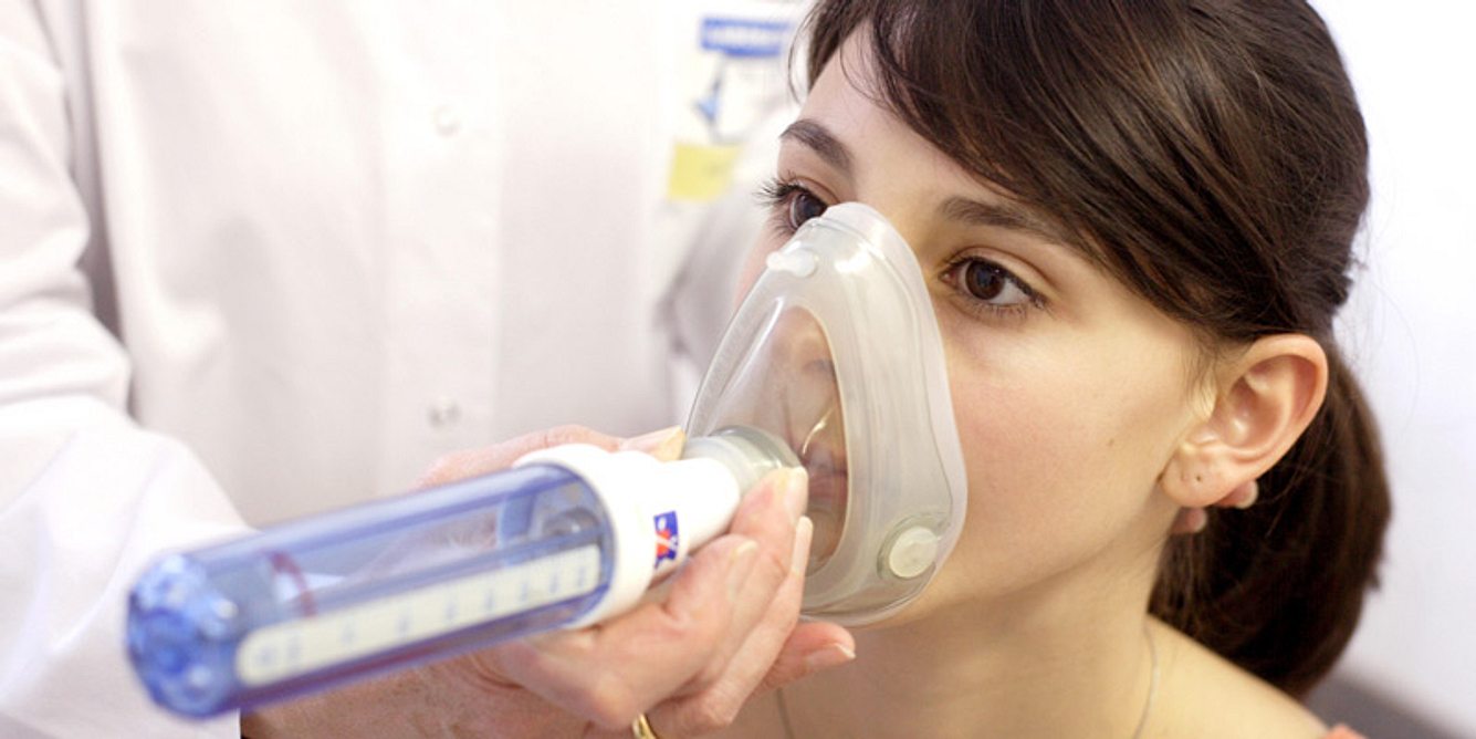 Zur Laktoseintoleranz-Diagnose eignet sich u.a. ein H2-Atemtest
